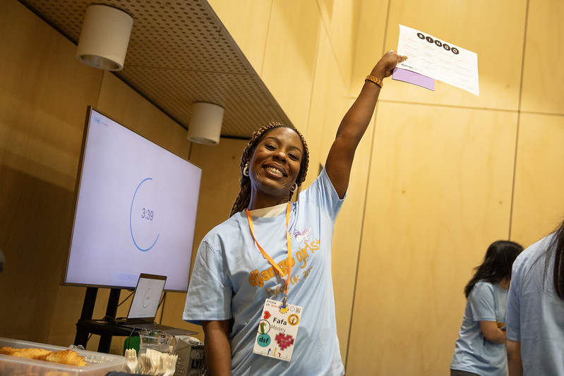 A coach at the DjangoGirls workshop.
